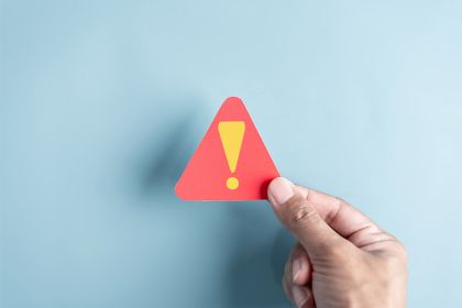 Foto: Zeichen mit Rufzeichen